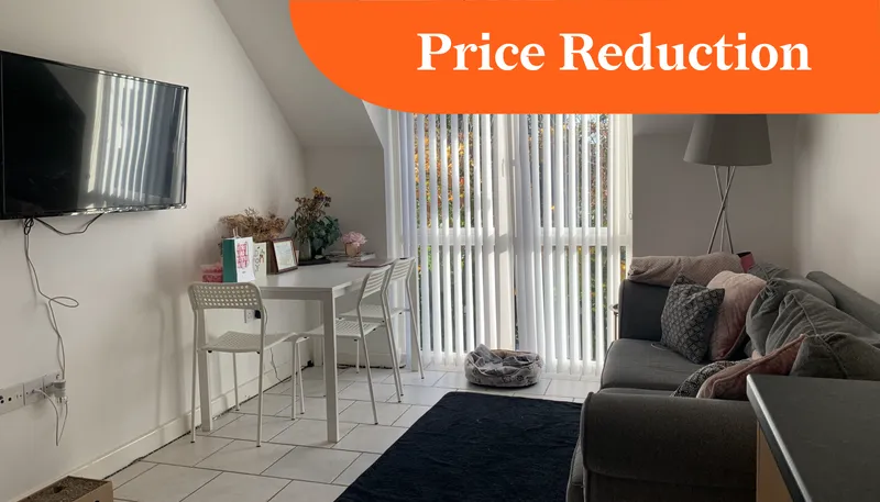 Laureate House // 2 Bed & 1 Bath // AUG 2026 - Thumbnail 1